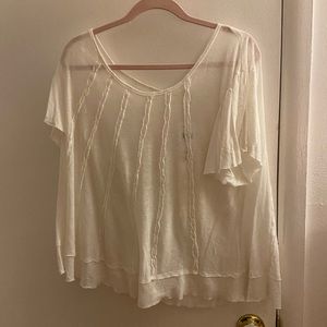 White flowy top from Buckle. New w tags.